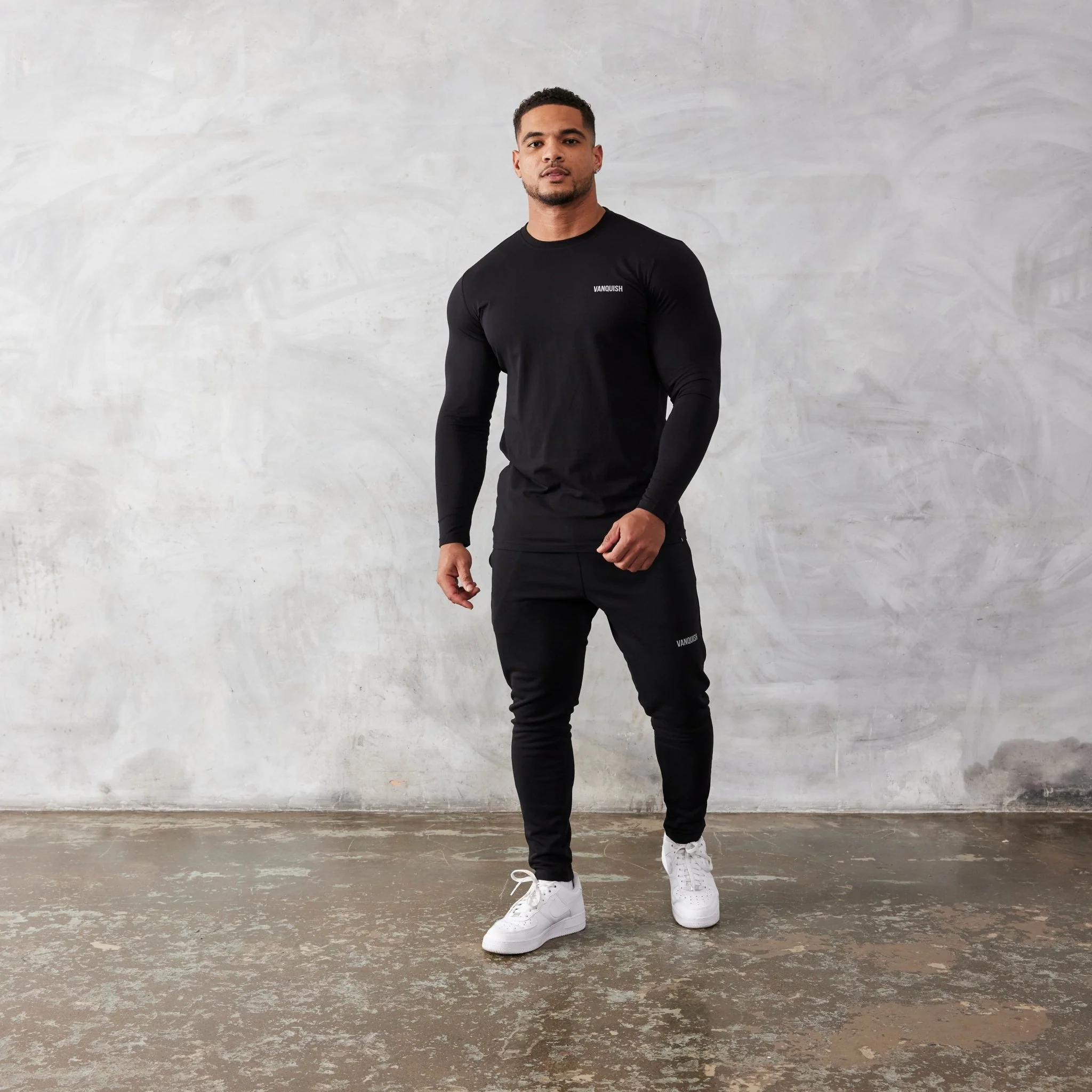 Vanquish Essential Black Slim Fit Long Sleeve T Shirt - Image 3