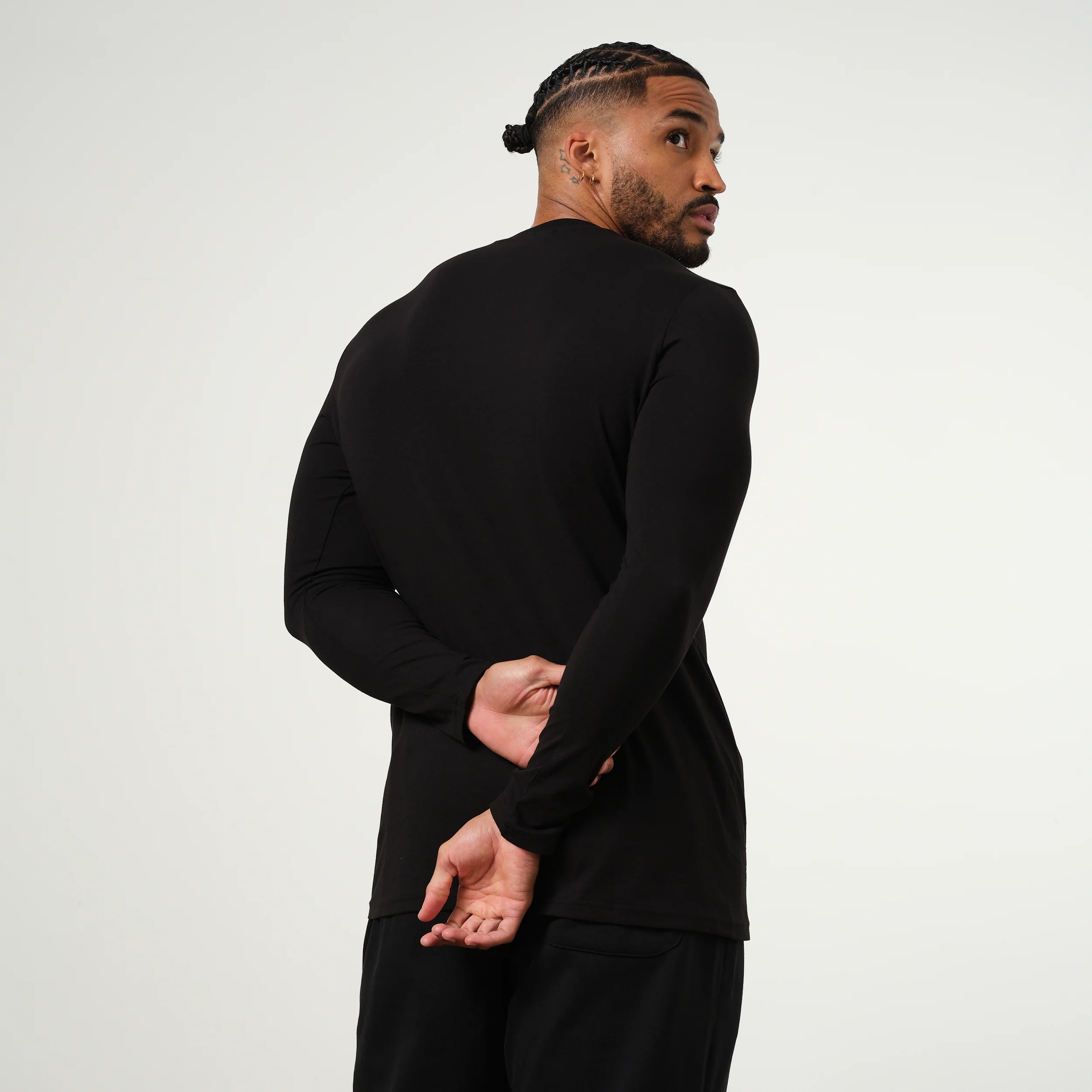 Vanquish Essential Black Slim Fit Long Sleeve T Shirt - Image 5