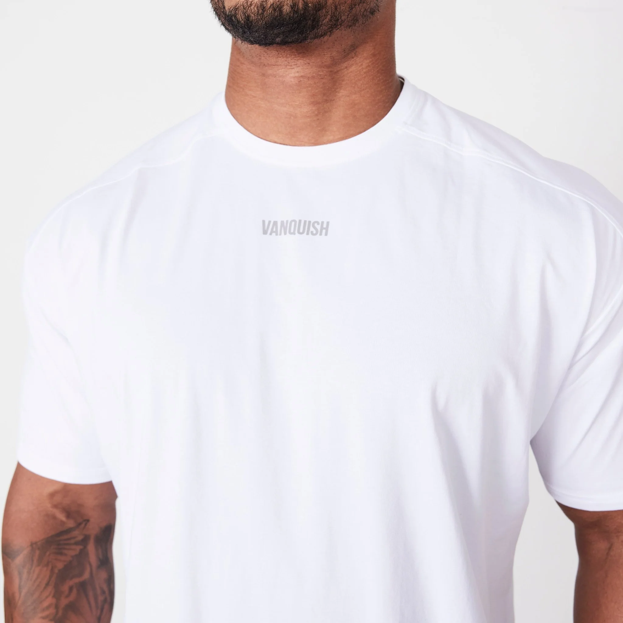 Vanquish Essential White Oversized T Shirt - Image 3