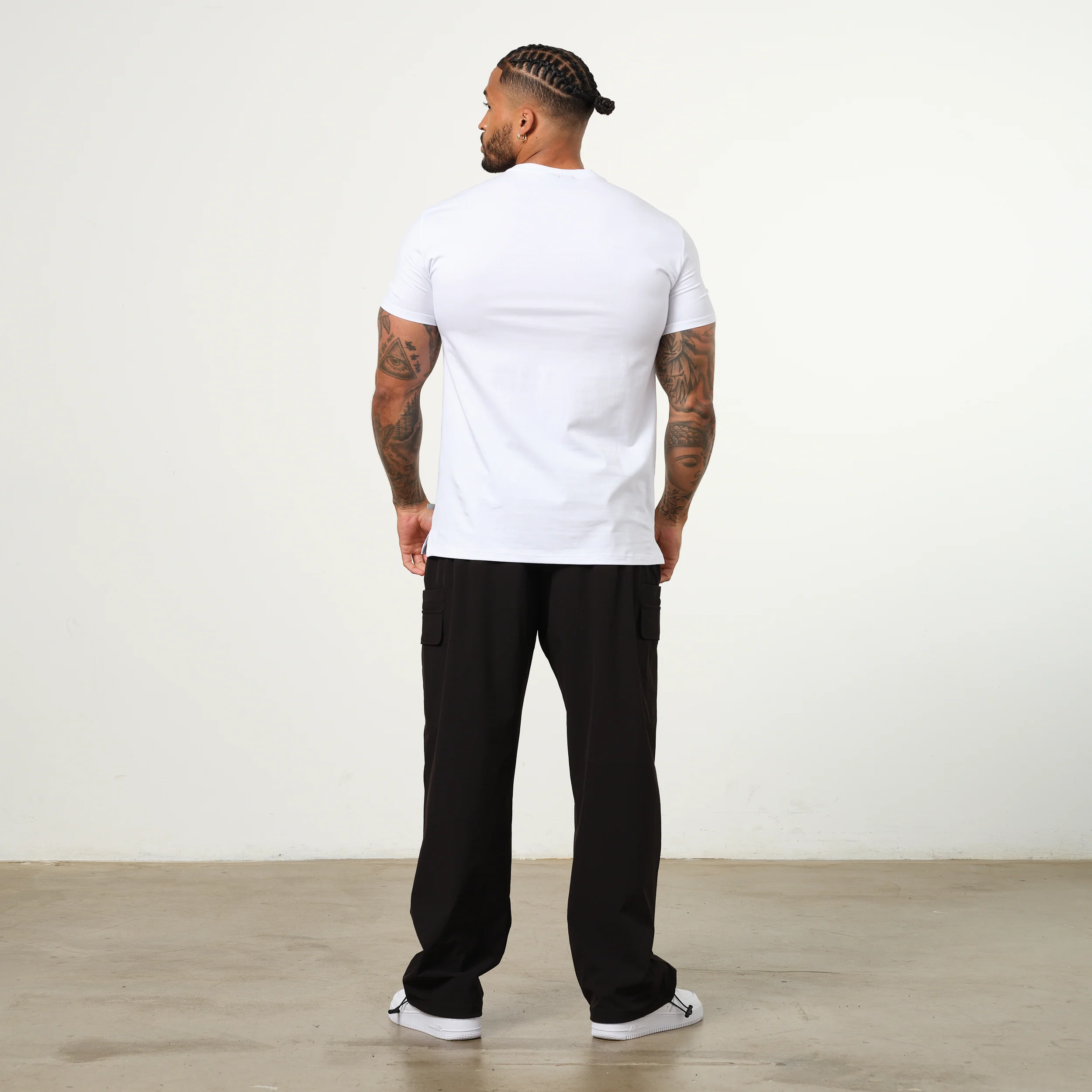 Vanquish Essential White Slim Fit Short Sleeve T Shirt - Image 3