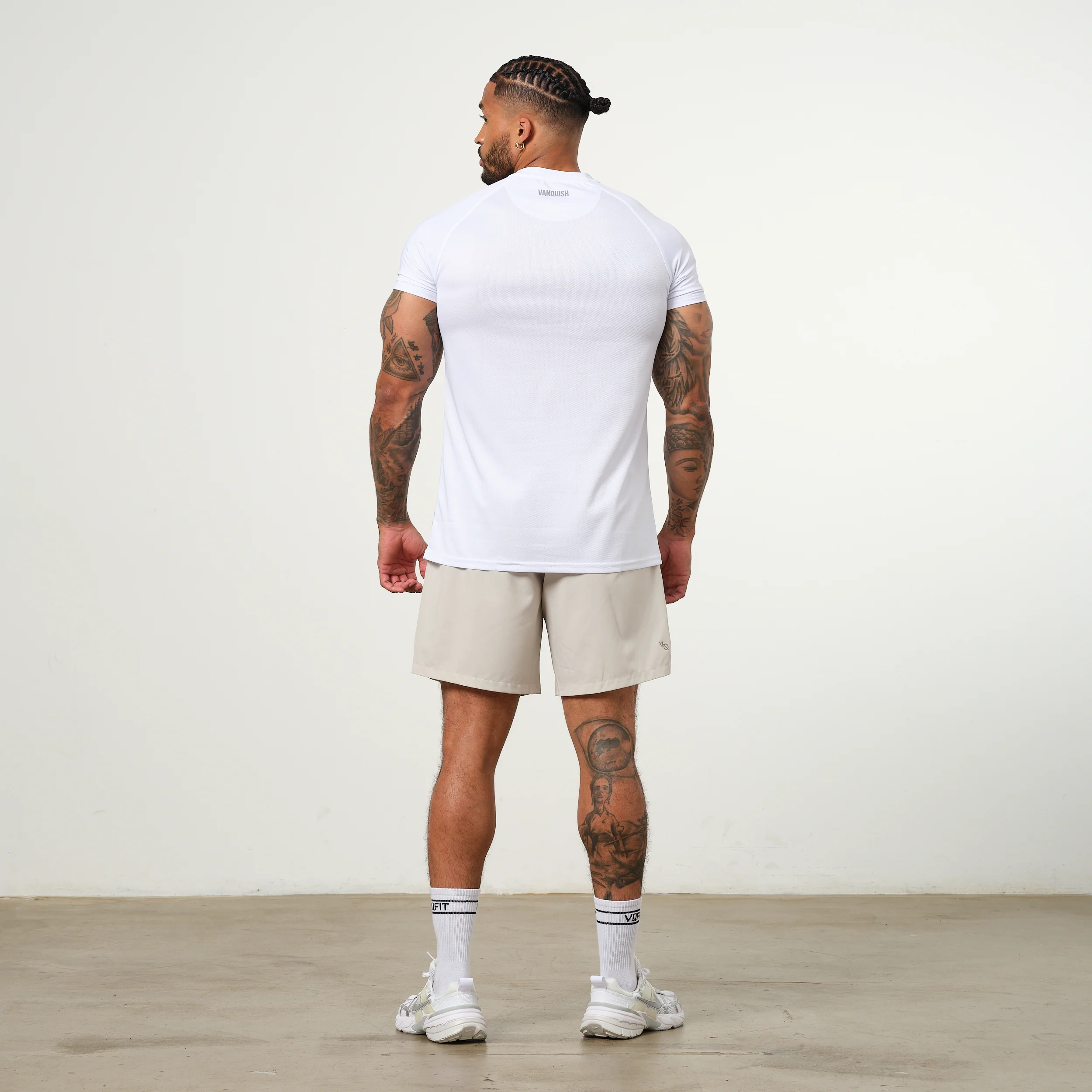 Vanquish Essential White Performance Short Sleeve T Shirt - Image 4